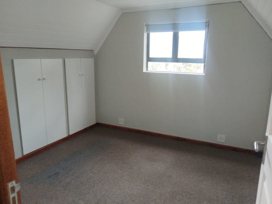 To Let 4 Bedroom Property for Rent in Welcome Glen Western Cape